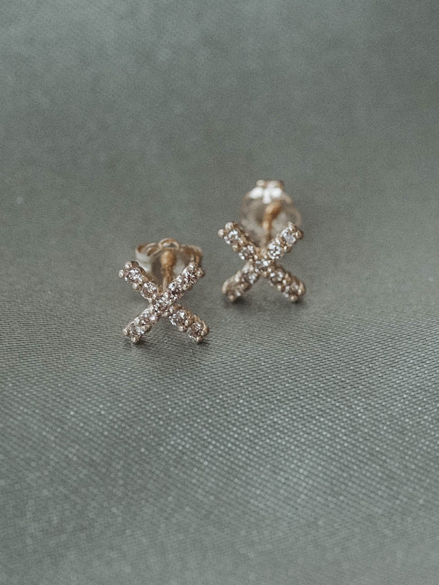 Olivia | Diamond Criss Cross Stud Earring